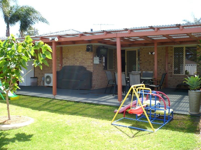 4 Pond Place, South Lake WA 6164