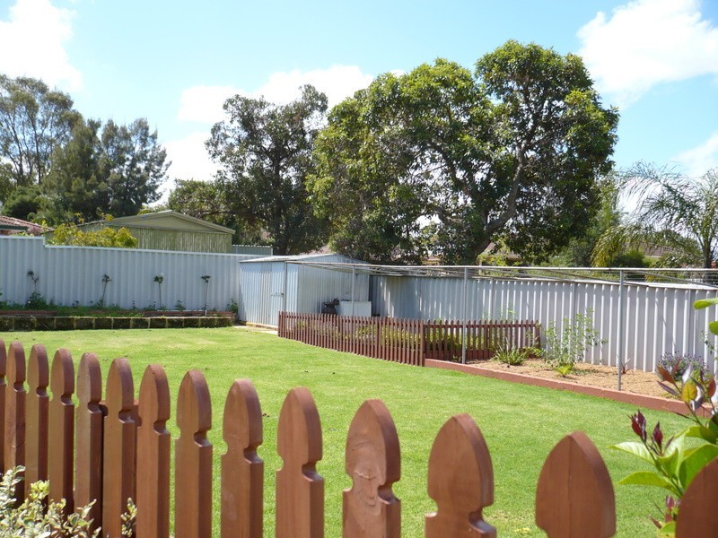 4 Pond Place, South Lake WA 6164