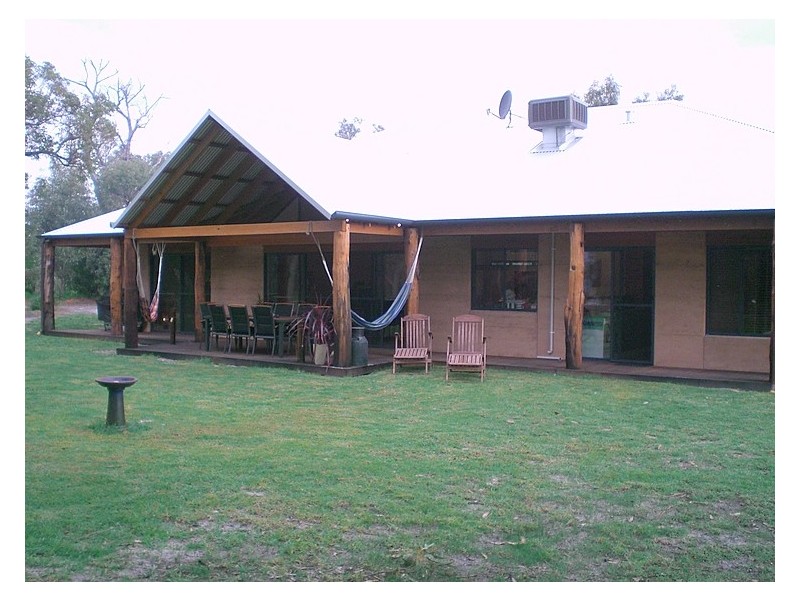 140 OLD DAIRY COURT, Oakford WA 6121