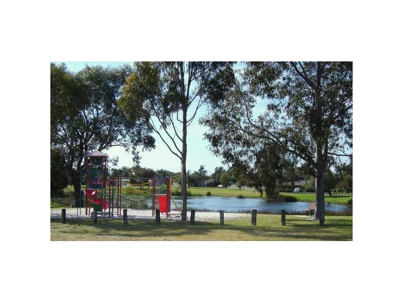 12 Stillwater Gardens, South Lake WA 6164
