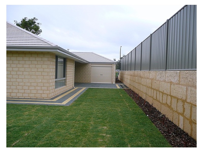 4 WINCANTON CHASE, Wellard WA 6170
