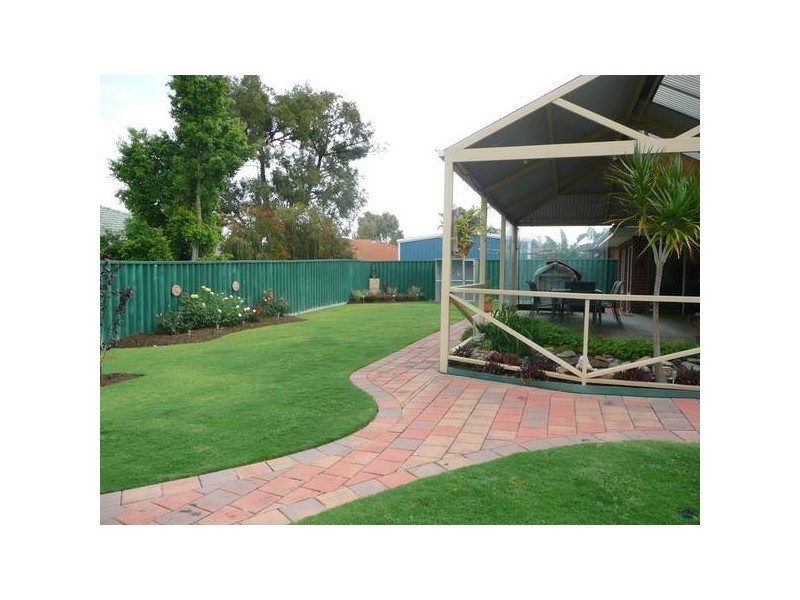 8 Ploughshare Place, South Lake WA 6164