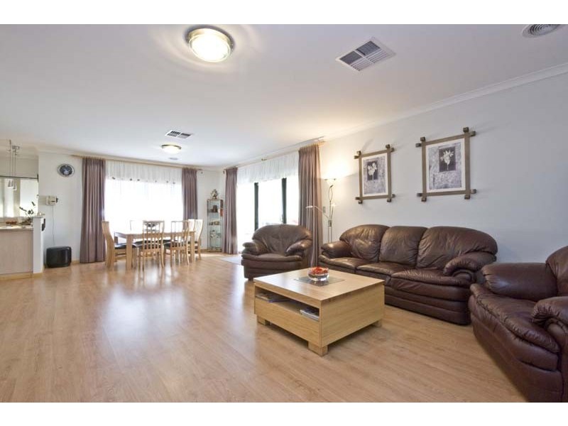 27 Bluebush Avenue, Beeliar WA 6164