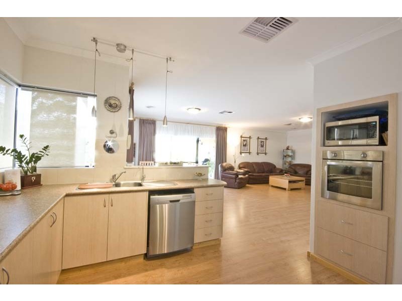 27 Bluebush Avenue, Beeliar WA 6164