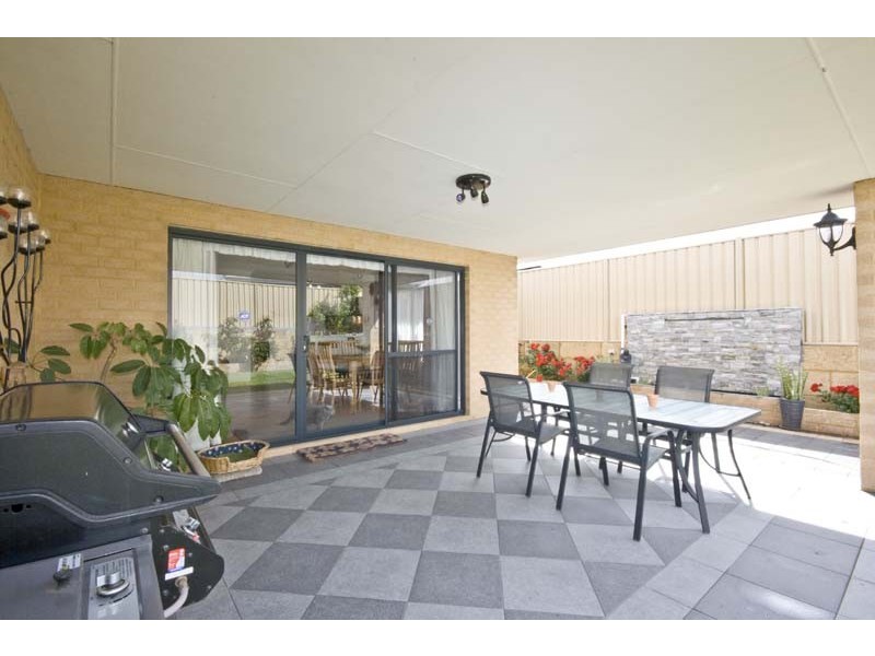 27 Bluebush Avenue, Beeliar WA 6164