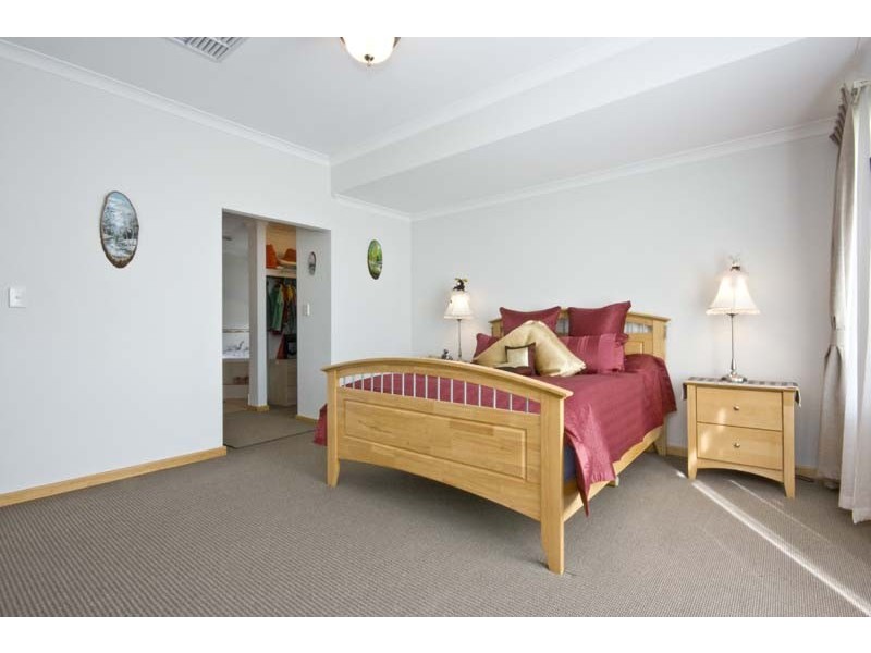 27 Bluebush Avenue, Beeliar WA 6164