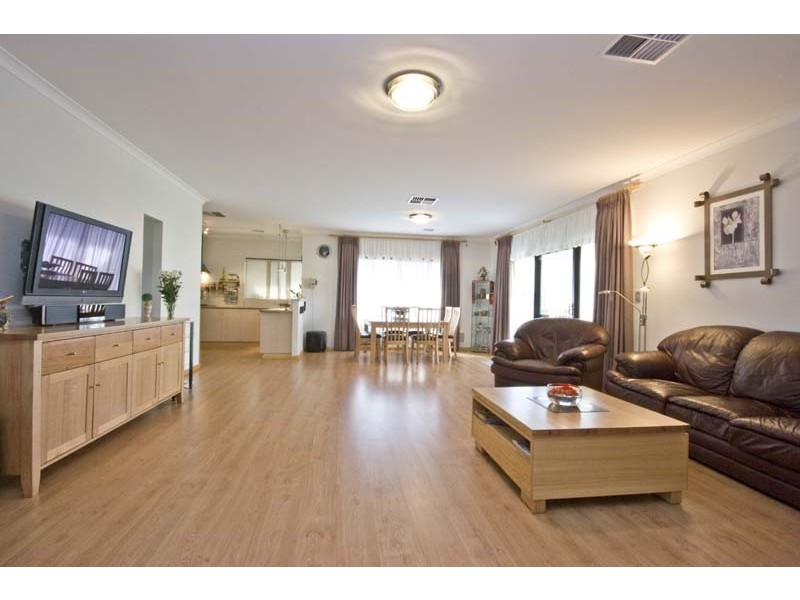 27 Bluebush Avenue, Beeliar WA 6164