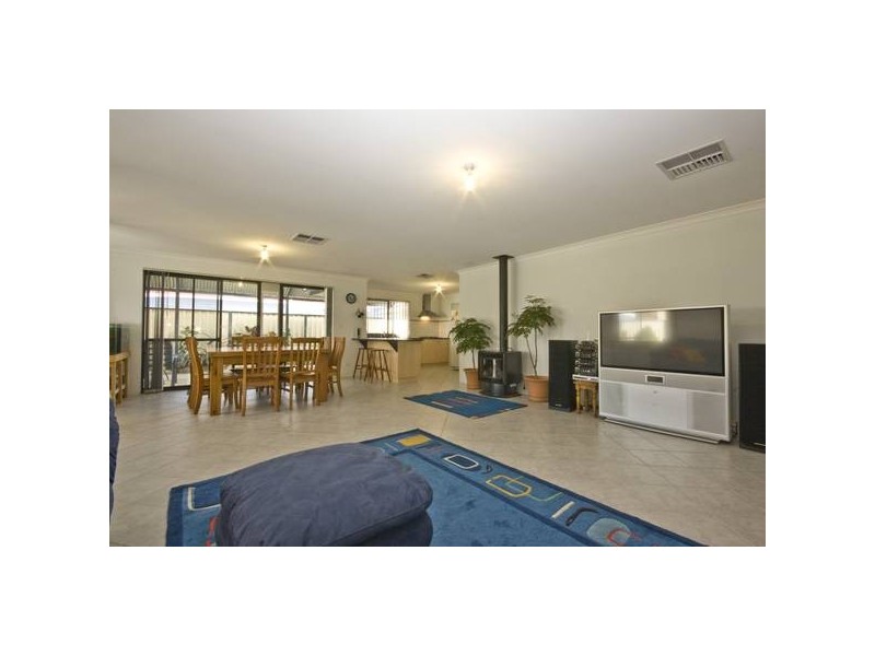 7 Cotter Loop, Success WA 6164