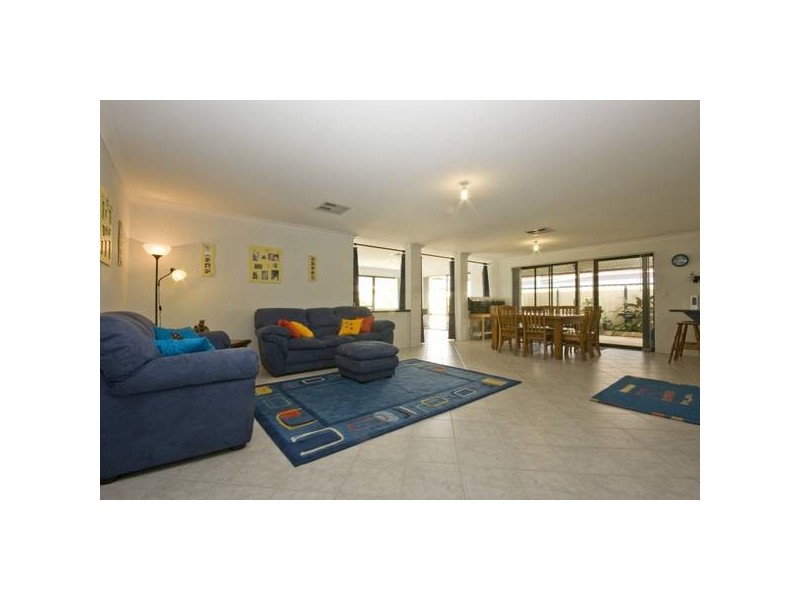 7 Cotter Loop, Success WA 6164