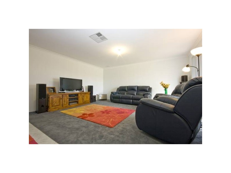 7 Cotter Loop, Success WA 6164