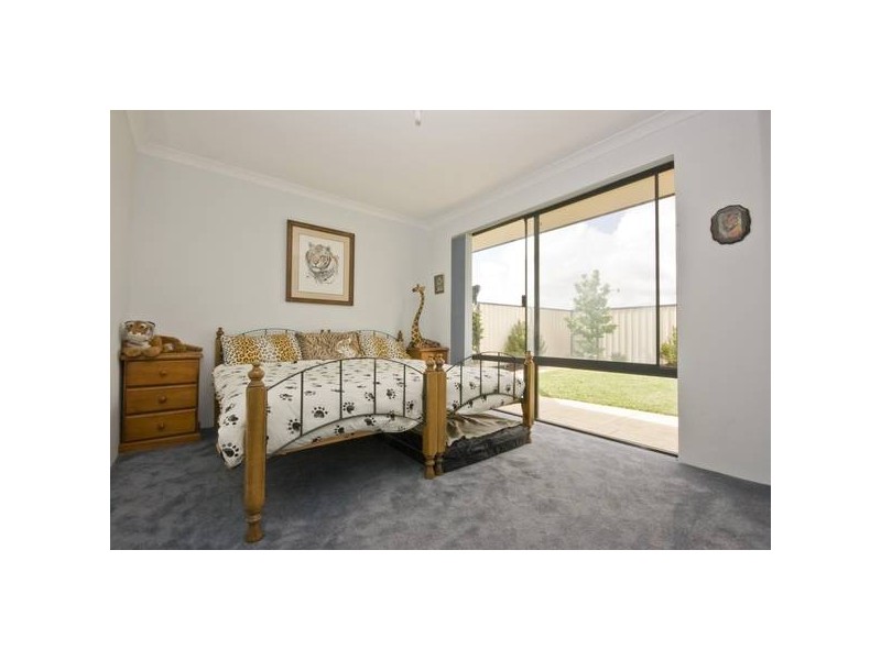 7 Cotter Loop, Success WA 6164