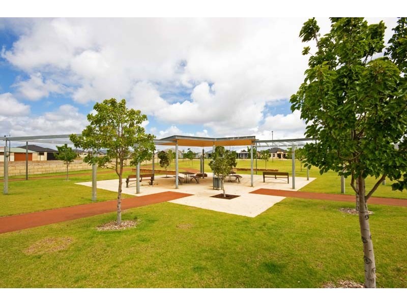 17 Lagrange Street, Success WA 6164