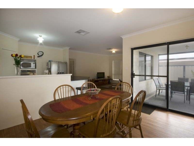 17 Lagrange Street, Success WA 6164