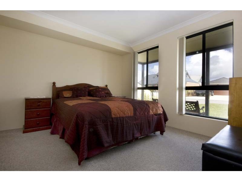 17 Lagrange Street, Success WA 6164