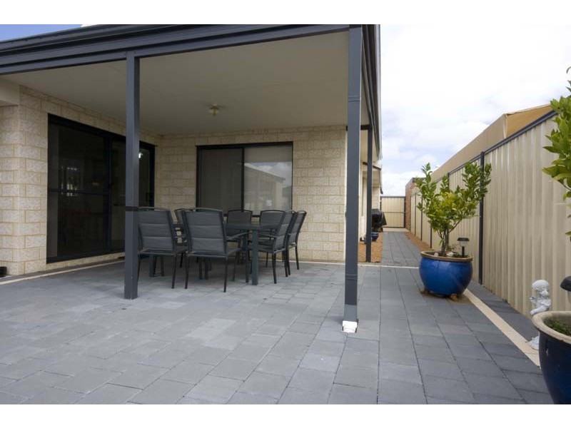 17 Lagrange Street, Success WA 6164