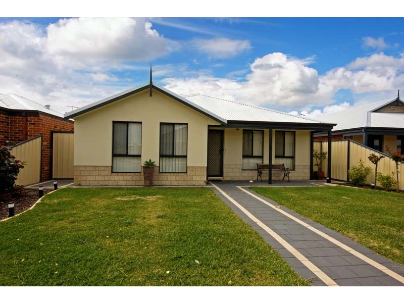 17 Lagrange Street, Success WA 6164