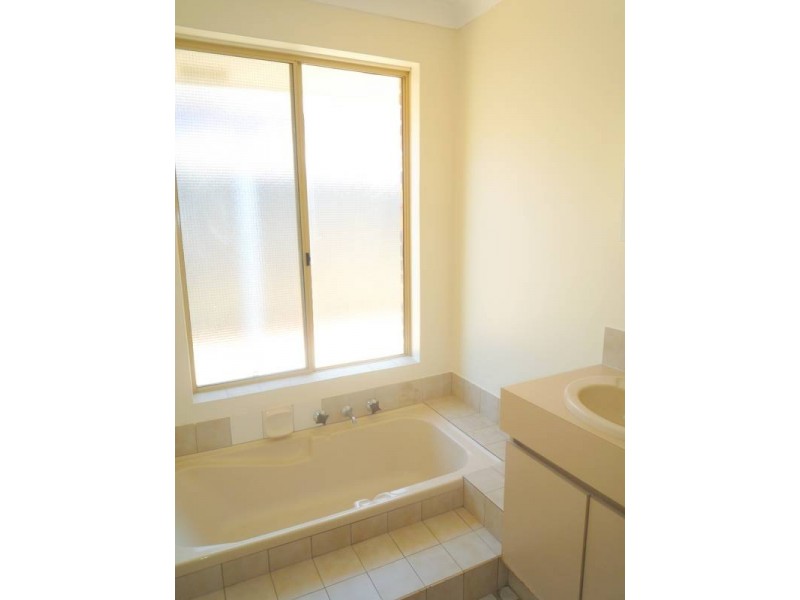 4 Osprey Drive, Yangebup WA 6164