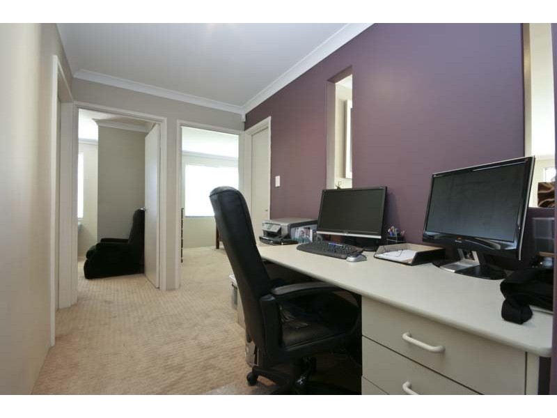 21 Plumwood Avenue, Hammond Park WA 6164