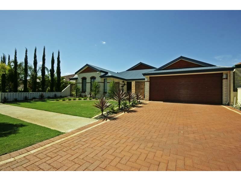 21 Plumwood Avenue, Hammond Park WA 6164