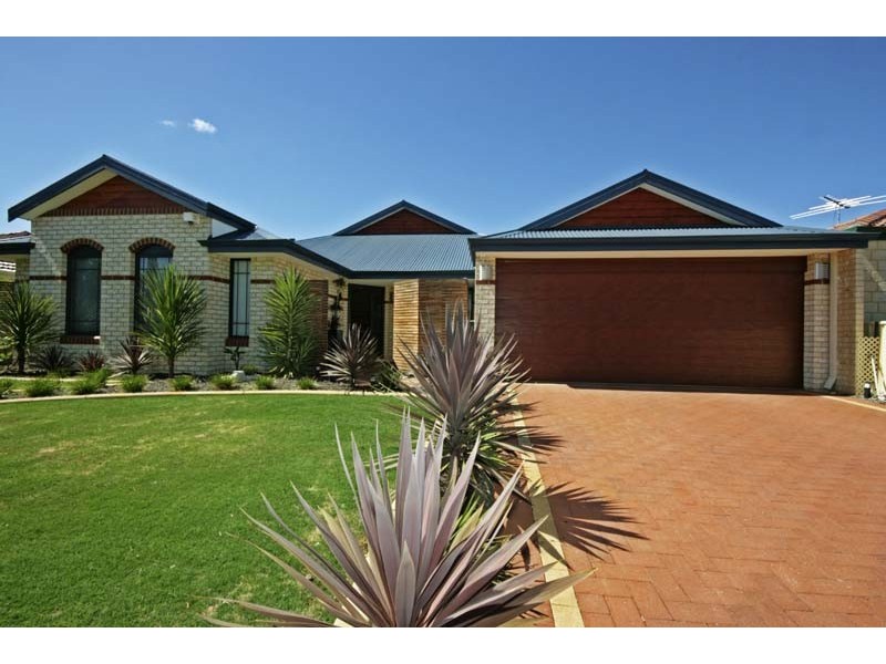 21 Plumwood Avenue, Hammond Park WA 6164