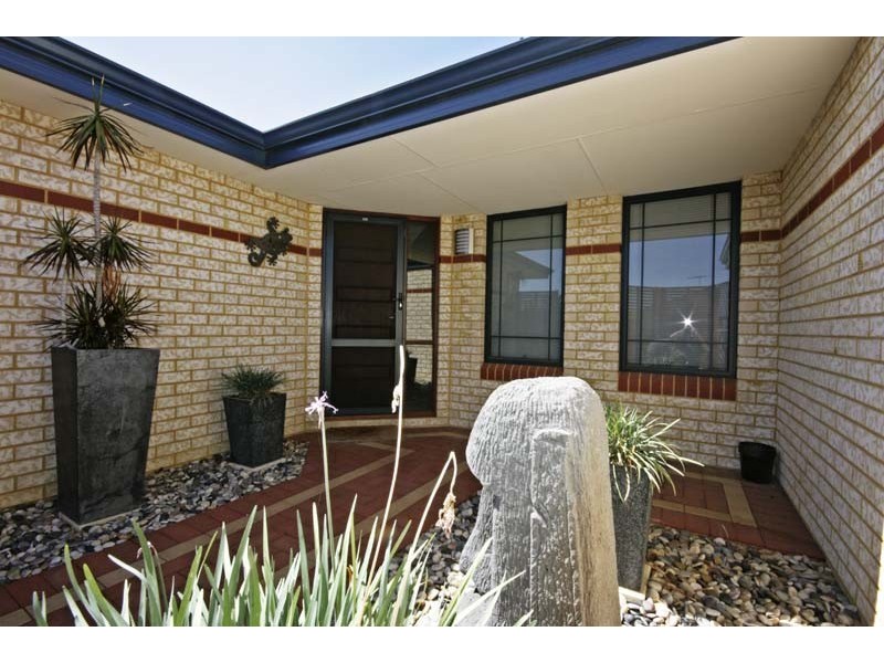 21 Plumwood Avenue, Hammond Park WA 6164