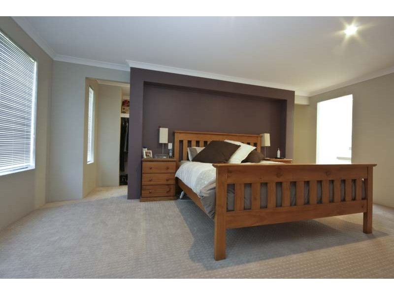 21 Plumwood Avenue, Hammond Park WA 6164