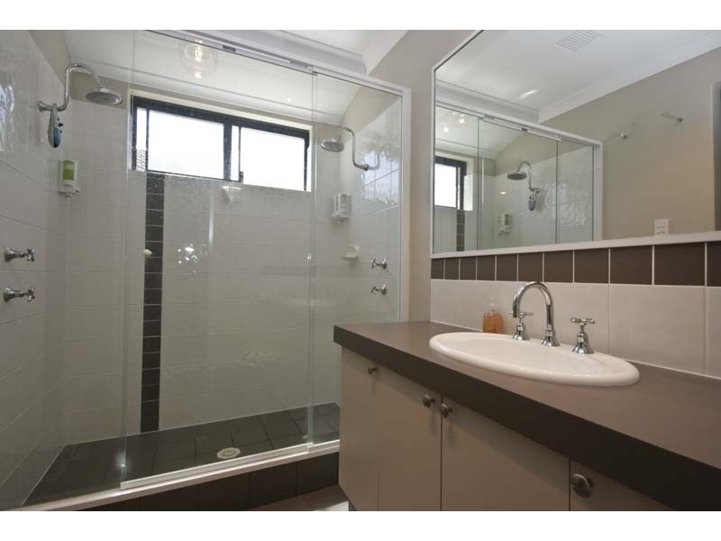 21 Plumwood Avenue, Hammond Park WA 6164