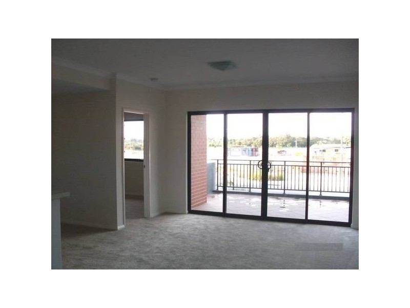 6/2 Stockton Bend, Cockburn Central WA 6164