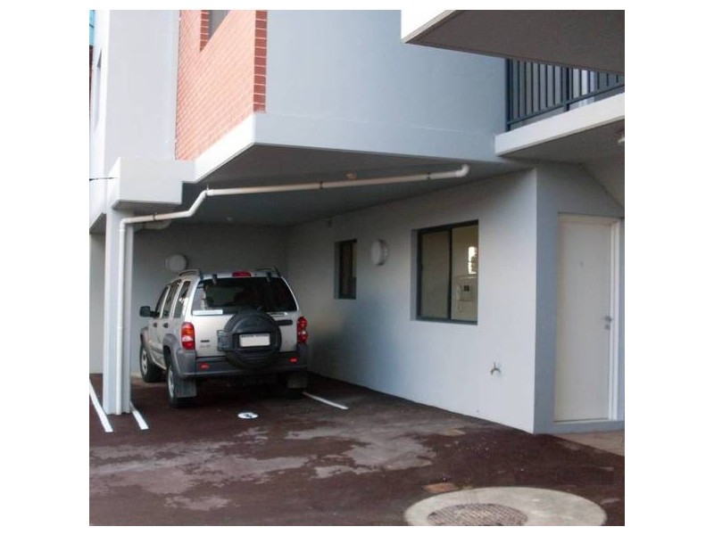 6/2 Stockton Bend, Cockburn Central WA 6164