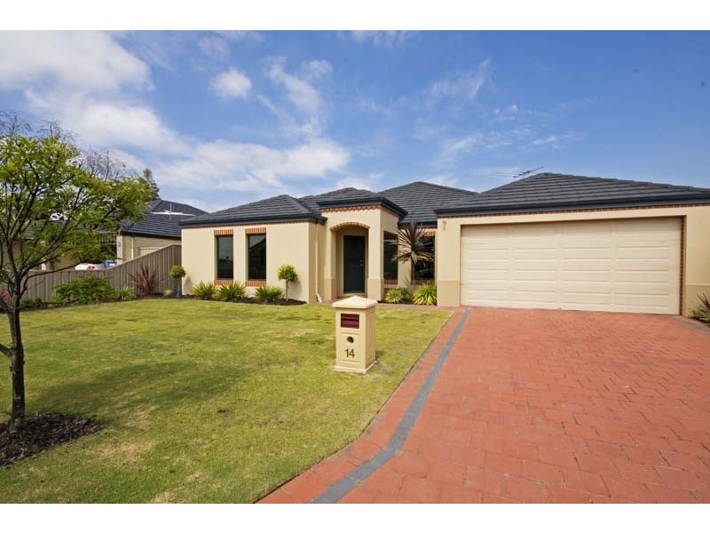 14 Panton Drive, Success WA 6164
