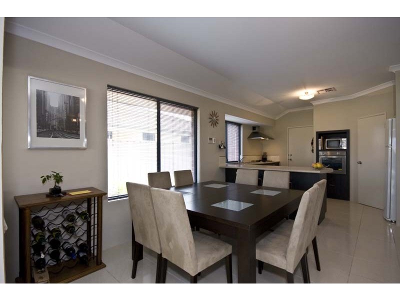 14 Panton Drive, Success WA 6164