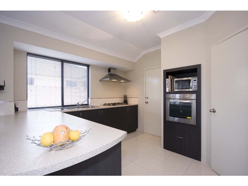 14 Panton Drive, Success WA 6164