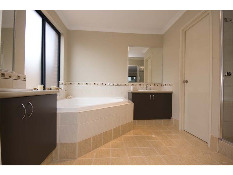 14 Panton Drive, Success WA 6164