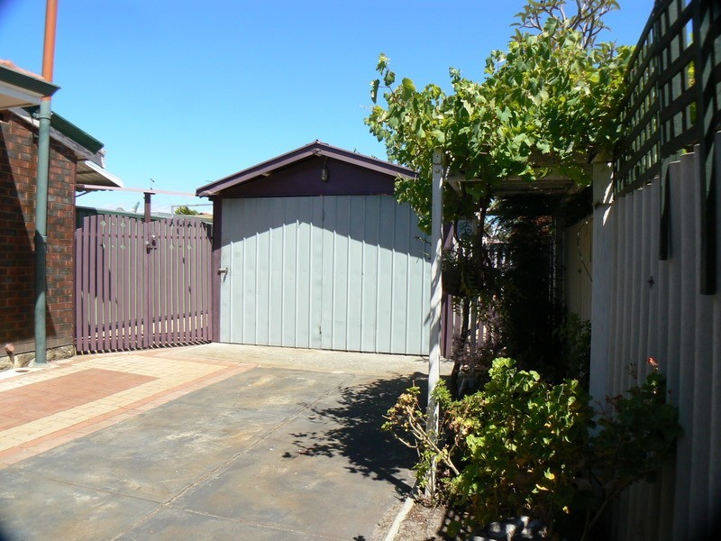 20 Theseus Way, Coolbellup WA 6163
