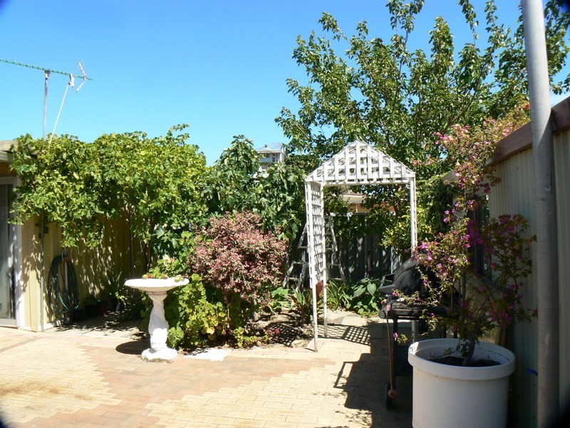 20 Theseus Way, Coolbellup WA 6163