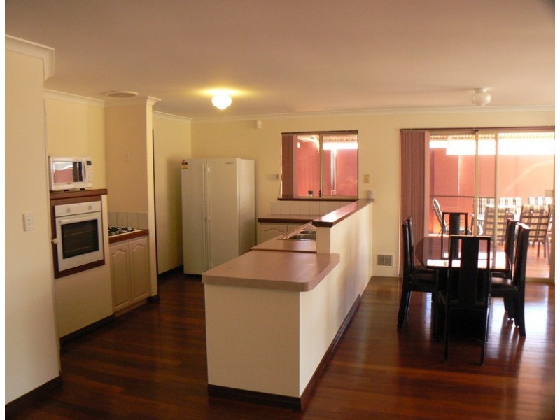 36 Baningan Avenue, Success WA 6164