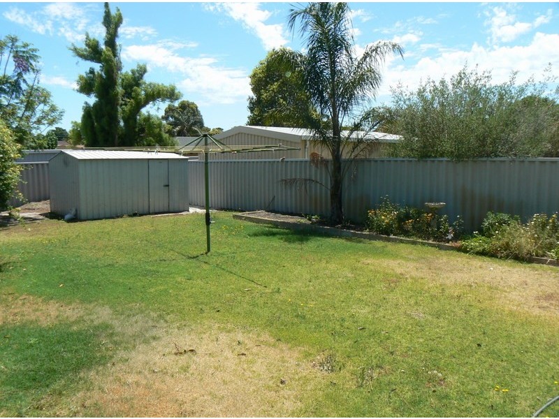 18 Dulverson Place, South Lake WA 6164