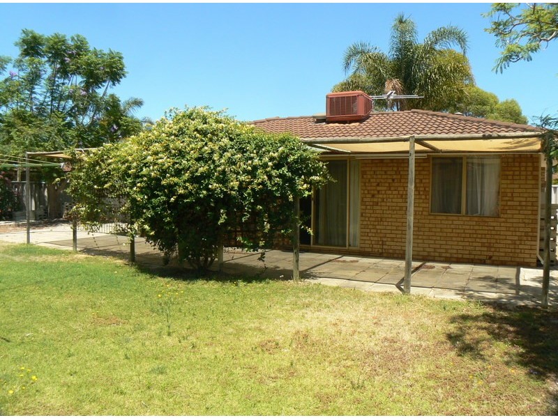 18 Dulverson Place, South Lake WA 6164