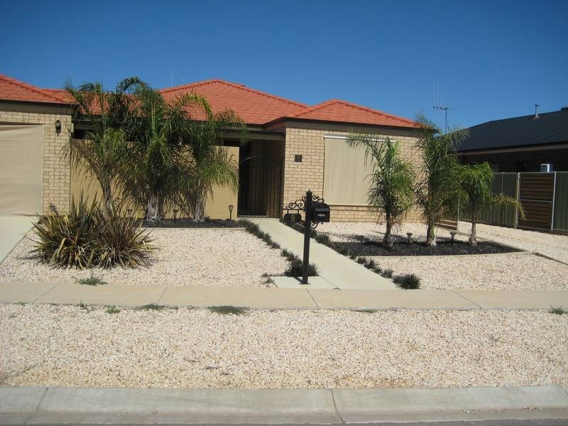 8 Greenfield Court, Epsom VIC 3551