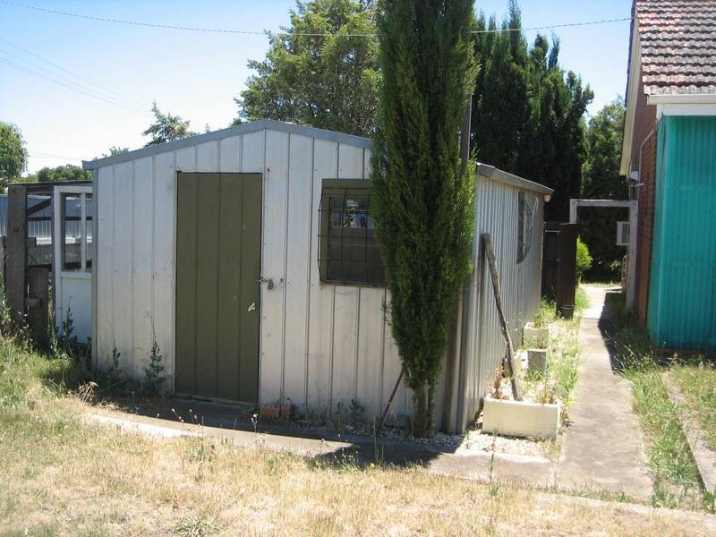 2 Churchill Avenue, Flora Hill VIC 3550