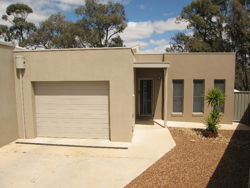 53b Browning Street, Kangaroo Flat VIC 3555