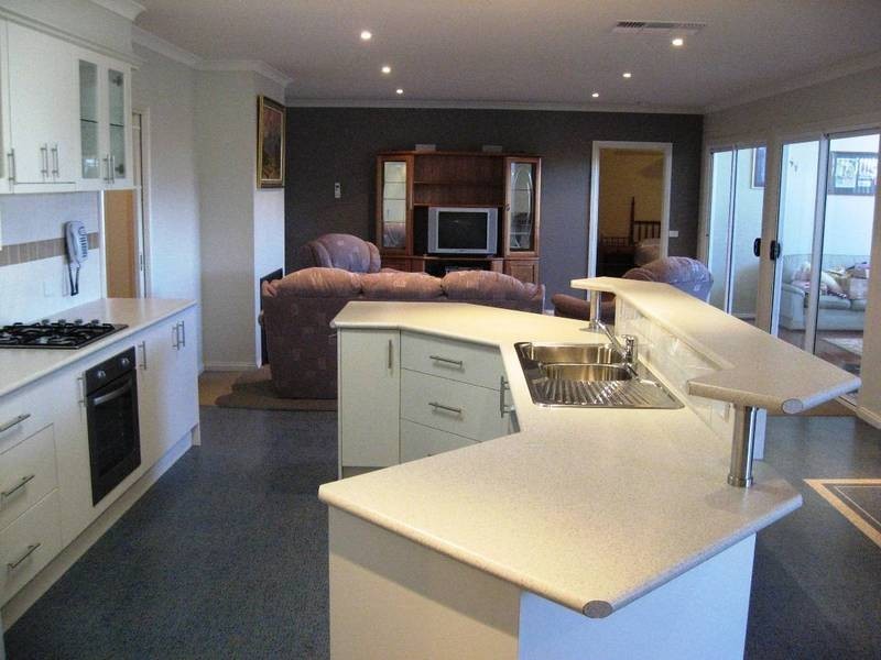 21 Jerribong Way, Kangaroo Flat VIC 3555