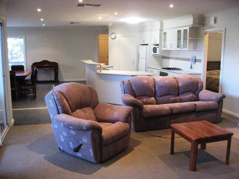 21 Jerribong Way, Kangaroo Flat VIC 3555