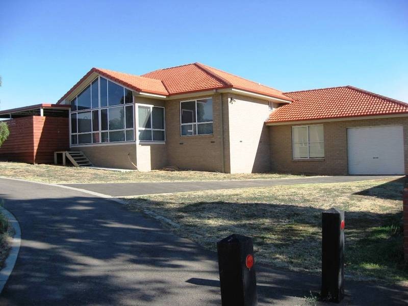 21 Jerribong Way, Kangaroo Flat VIC 3555