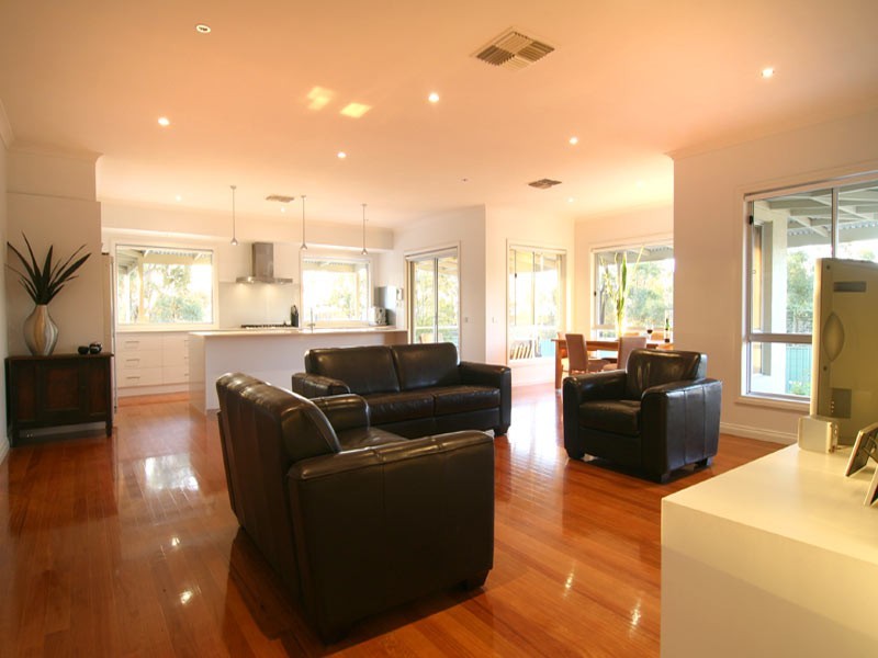 10 Janelle Drive, Maiden Gully VIC 3551