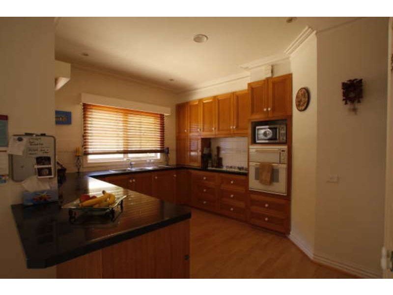 6 Cardogen Place, Kennington VIC 3550