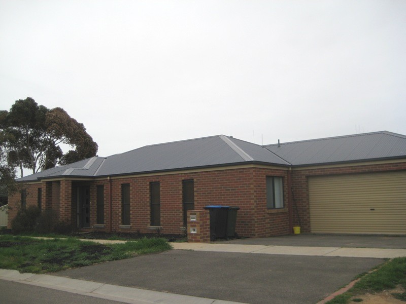 2 Verbena Terrace, Epsom VIC 3551