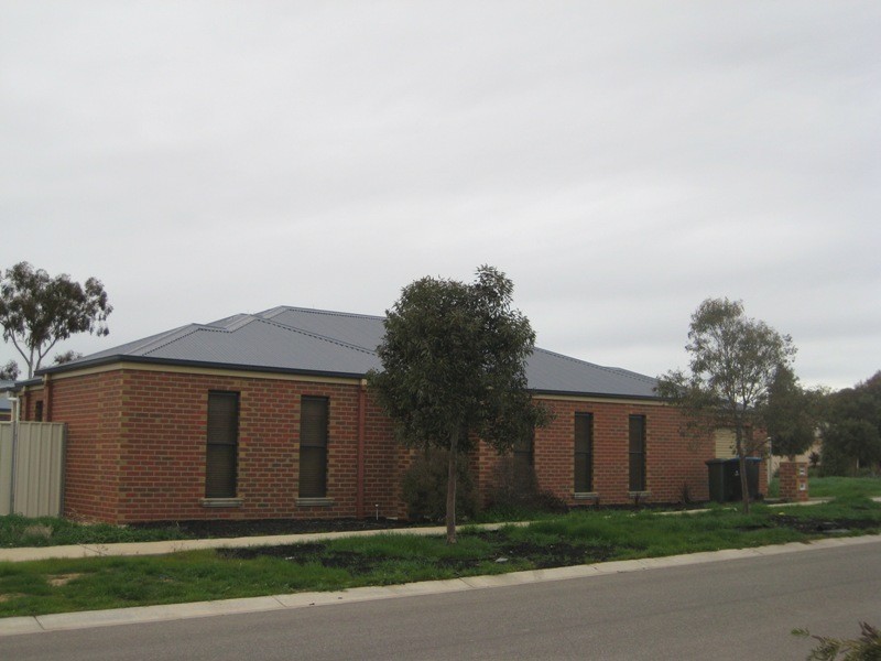 2 Verbena Terrace, Epsom VIC 3551