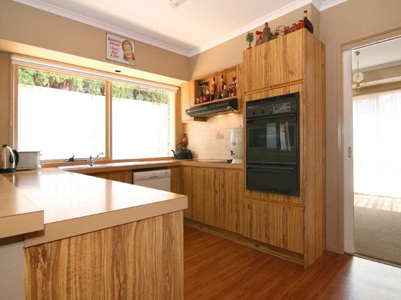 21 Landale Drive, Strathdale VIC 3550