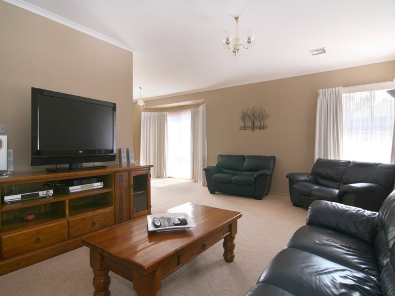 21 Landale Drive, Strathdale VIC 3550